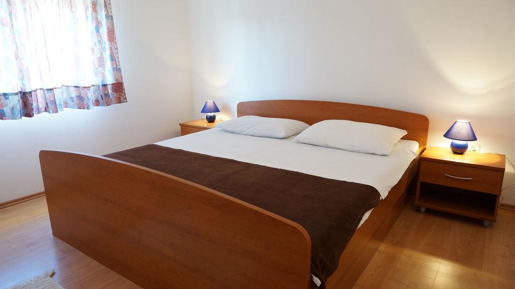 Apartments Sandra Sukošan Chambre photo