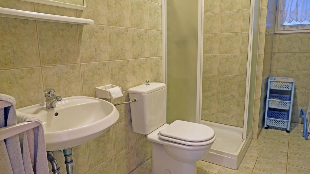 Apartments Sandra Sukošan Chambre photo