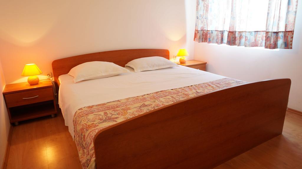 Apartments Sandra Sukošan Chambre photo
