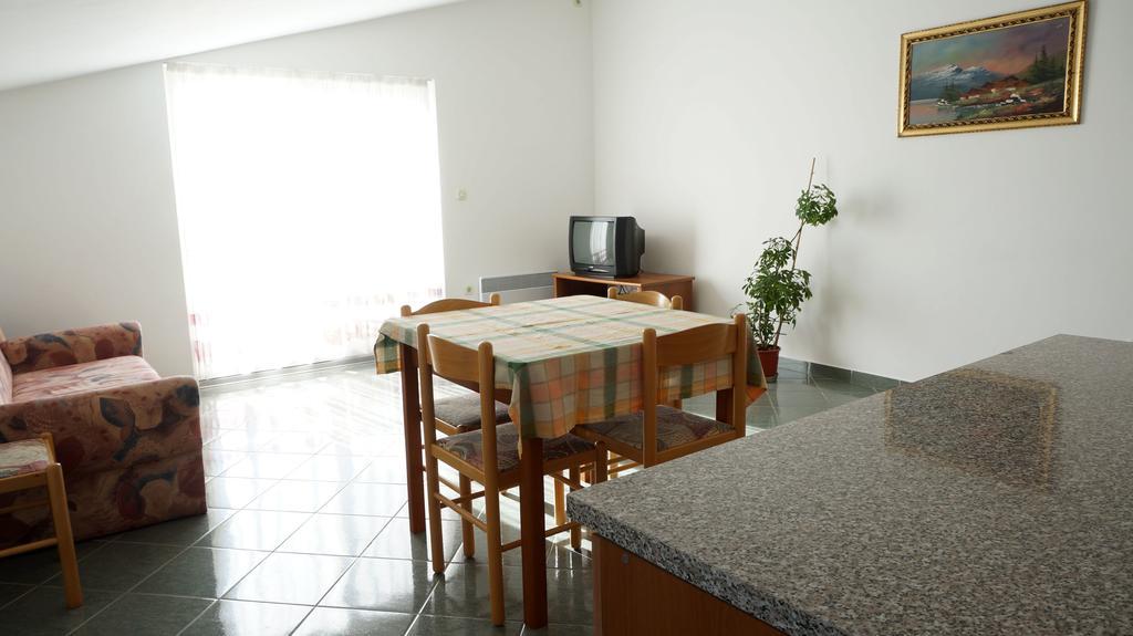 Apartments Sandra Sukošan Chambre photo