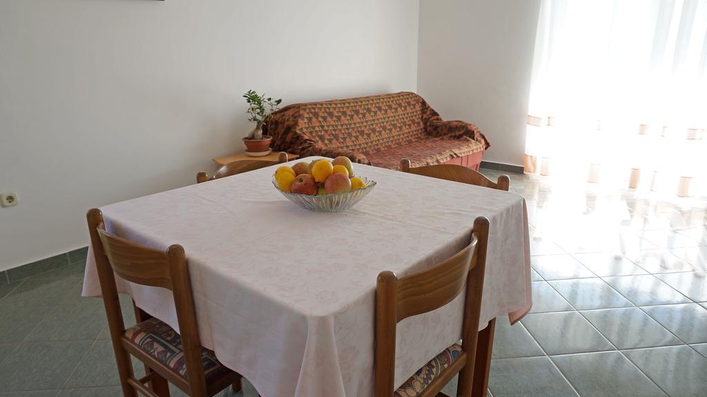 Apartments Sandra Sukošan Chambre photo