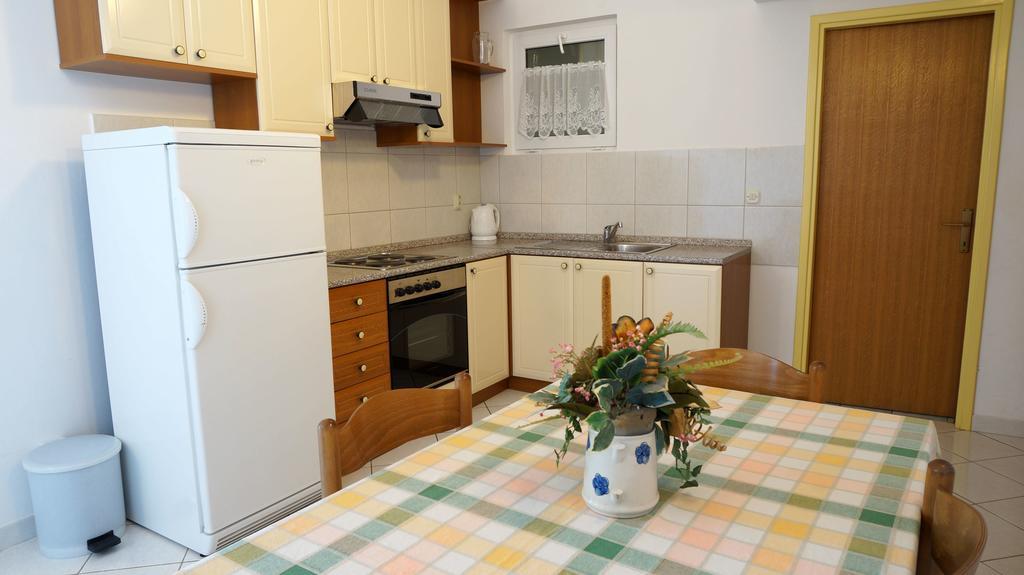 Apartments Sandra Sukošan Chambre photo