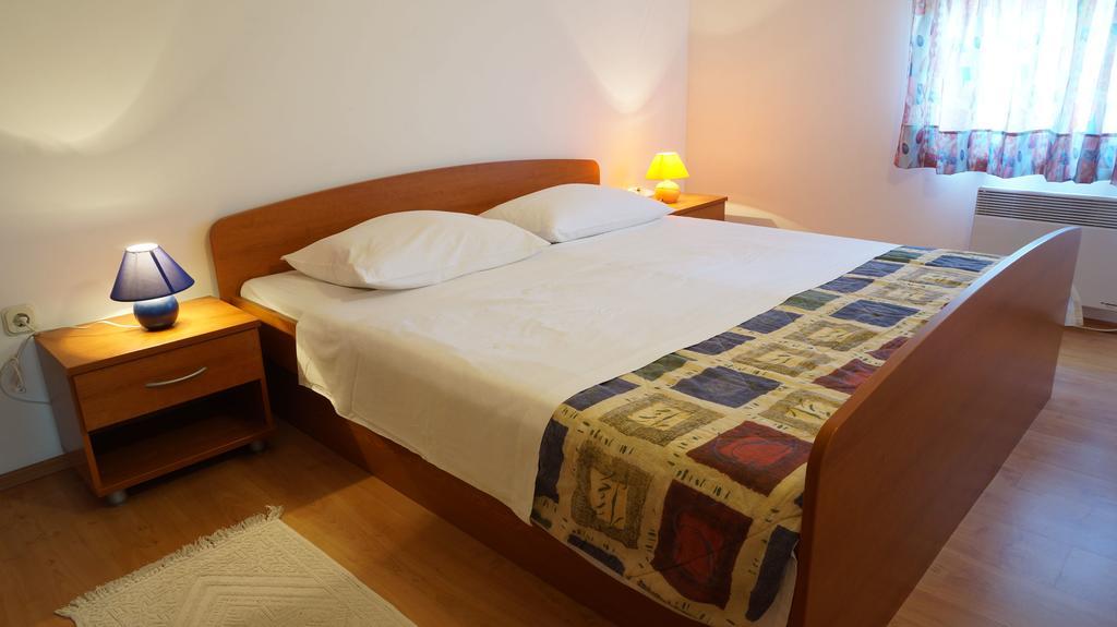 Apartments Sandra Sukošan Chambre photo